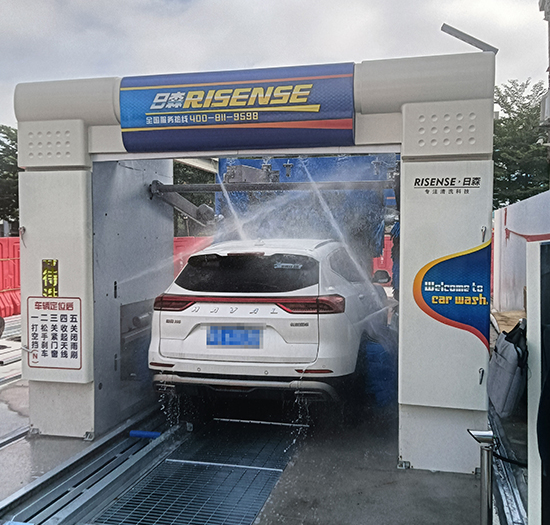 广东加油站安装日森气缸式隧道式洗车机