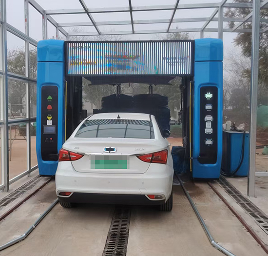 云南单位安装日森智慧屏自动洗车机