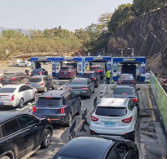 广东加油站安装4台日森无人值守洗车机